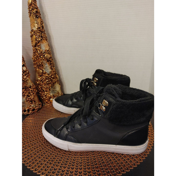 Tommy Hilfiger High Tops Size 9M - Picture 3 of 6
